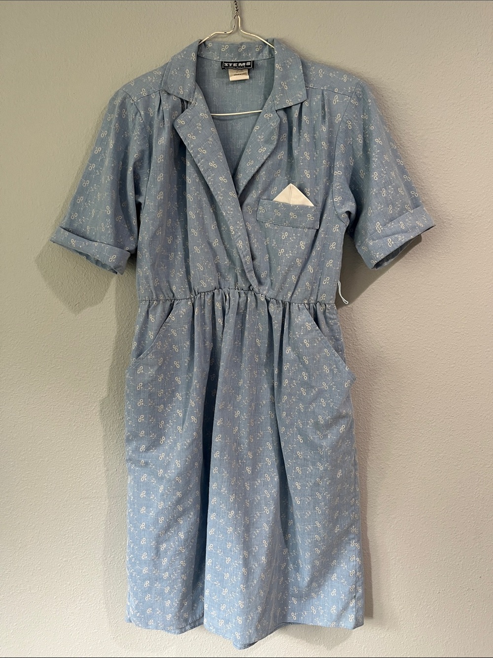 Vintage Blue Short-Sleeve Collared Day Dress with Pocket